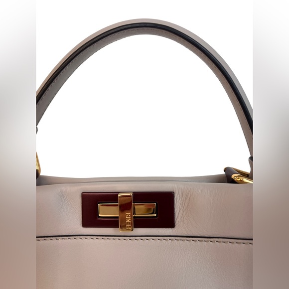 FENDI Vitello Seta Shiny Nappa Medium Peekaboo I - Picture 9 of 12